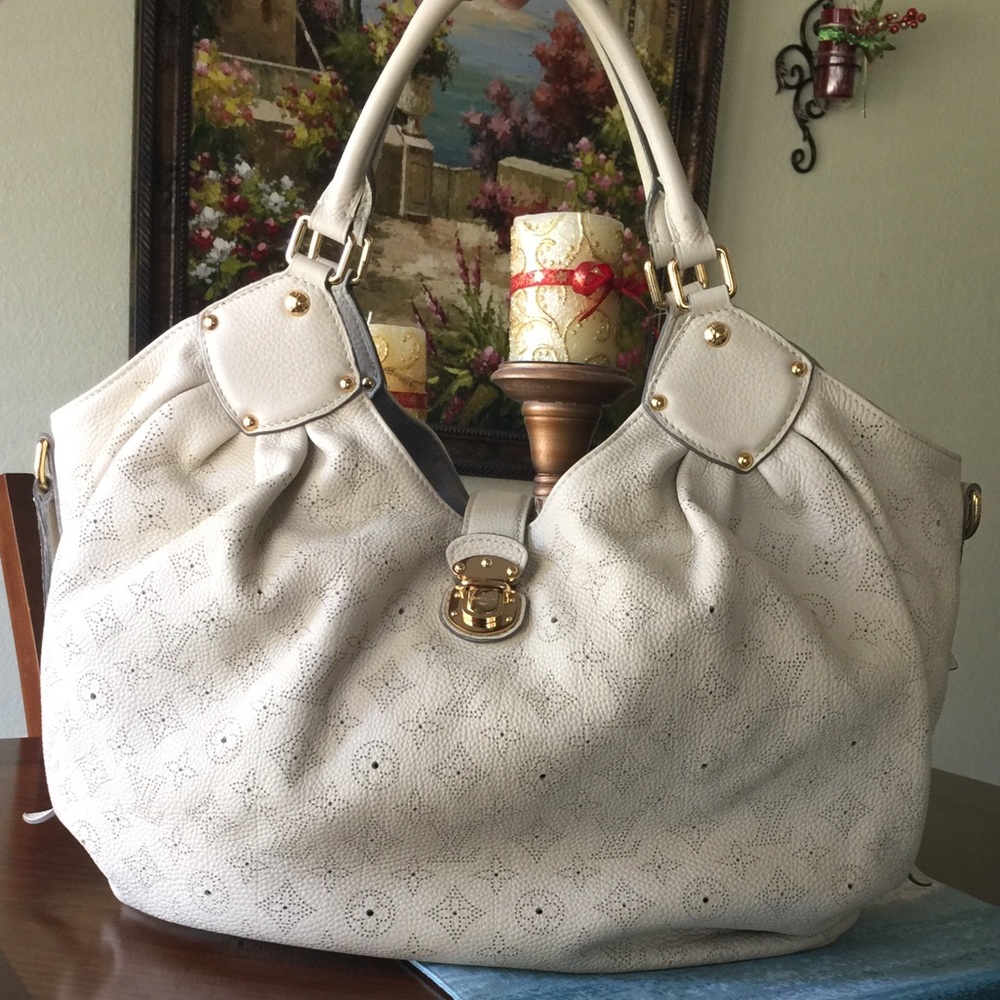 Louis Vuitton Ivory Mahina Leather GM Hobo